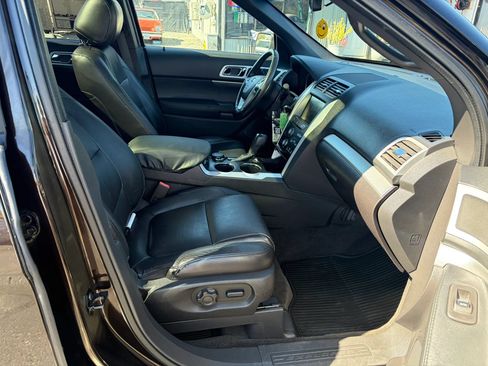 Used 2013 Ford Explorer XLT AWD/4WD image 30