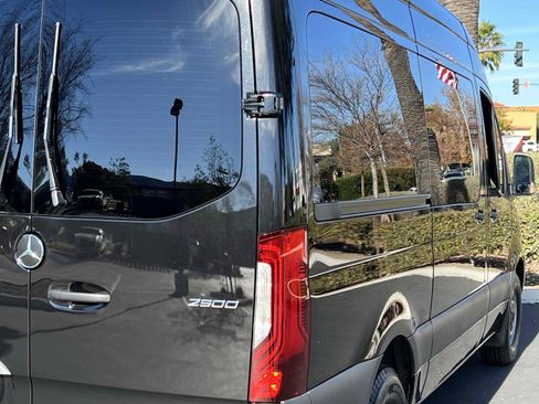 Used 2023 Mercedes-Benz Sprinter 2500 image 39