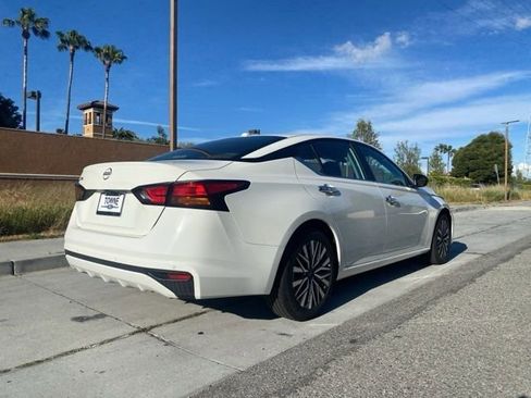 Used 2025 Nissan Altima 2.5 SV image 5