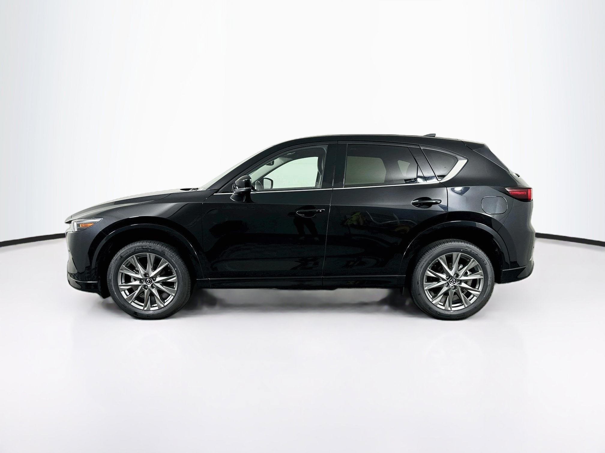 Used 2025 MAZDA CX-5 AWD 2.5 S w/ Premium Plus Pkg image 4