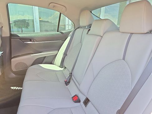 Used 2022 Toyota Camry XSE image 6