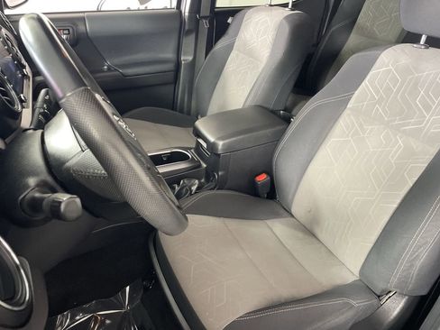 Used 2023 Toyota Tacoma TRD Off-Road image 21