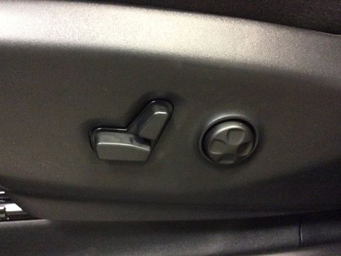 New 2026 Chrysler Pacifica Limited w/ S Appearance Package image 16