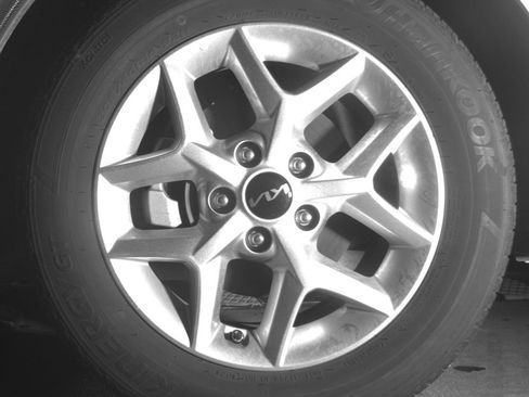 Used 2025 Kia Soul LX w/ LX Technology Package FWD image 12