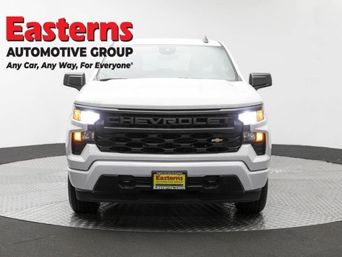 Used 2023 Chevrolet Silverado 1500 Custom RWD image 2
