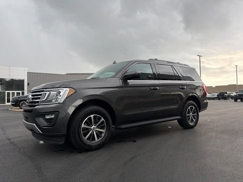 Used 2021 Ford Expedition XLT AWD/4WD image 3