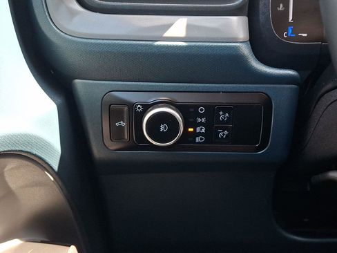 New 2026 Ford Maverick Lobo AWD/4WD image 15
