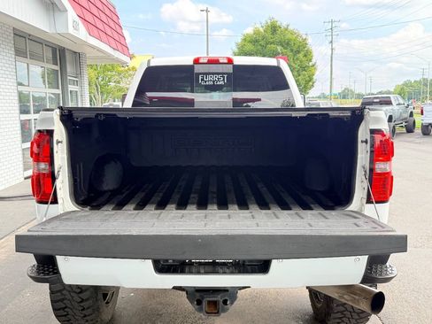 Used 2015 GMC Sierra 2500 Denali w/ Duramax Plus Package AWD/4WD image 10