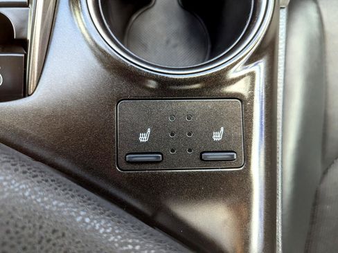 Used 2022 Toyota Camry XSE image 33