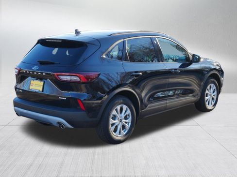 Used 2025 Ford Escape Active w/ Active Premium Tech Pack image 7