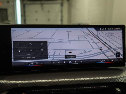 Used 2025 BMW 330i xDrive Sedan w/ Premium Package image 16