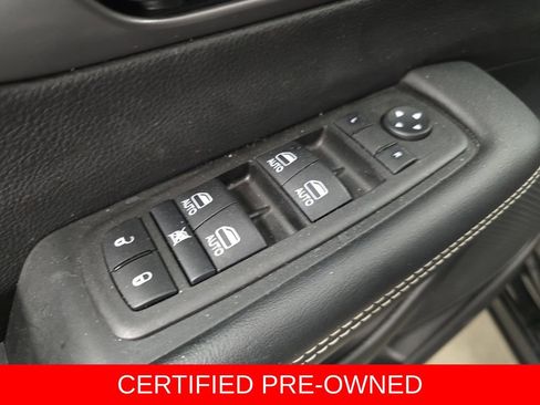 Used 2025 Chrysler Pacifica Select FWD image 28