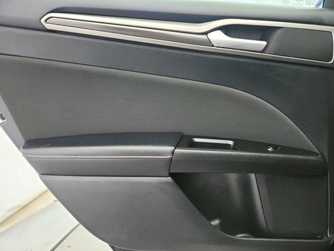 Used 2017 Ford Fusion SE w/ Equipment Group 201A AWD/4WD image 22