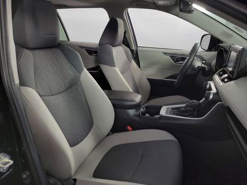 Used 2020 Toyota RAV4 XLE w/ Convenience Package image 15