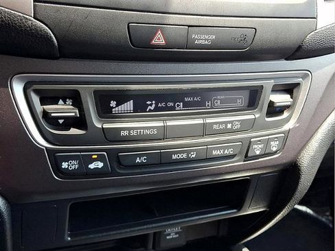Used 2017 Honda Pilot LX image 13