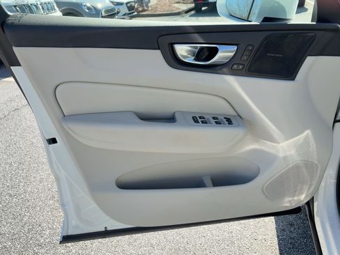 Used 2023 Volvo XC60 B5 Ultimate w/ Protection Package Premier image 22
