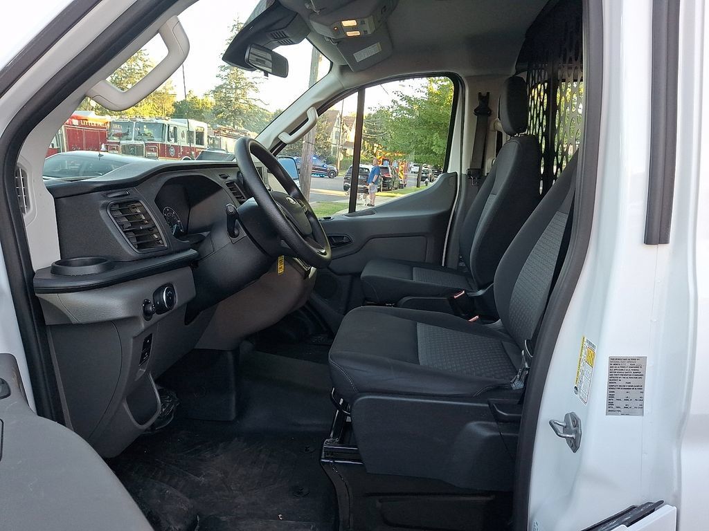 Used 2025 Ford Transit 250 Low Roof w/ Exterior Upgrade Package RWD image 12