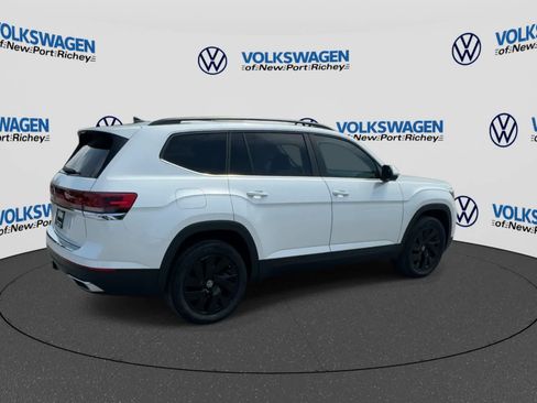 Certified 2026 Volkswagen Atlas SE FWD image 8