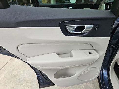Certified 2023 Volvo XC60 B5 Plus w/ Climate Package AWD/4WD image 19