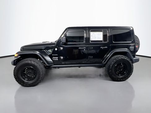 Used 2019 Jeep Wrangler Unlimited Sahara w/ Uconnect 4C Nav & Sound Group AWD/4WD image 9