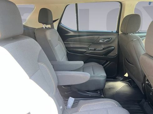 Used 2021 Chevrolet Traverse LT AWD/4WD image 18