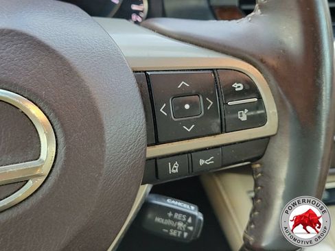 Used 2016 Lexus ES 350 w/ Luxury Package w/Wood Trim FWD image 29
