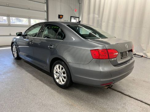 Used 2013 Volkswagen Jetta SE FWD image 6