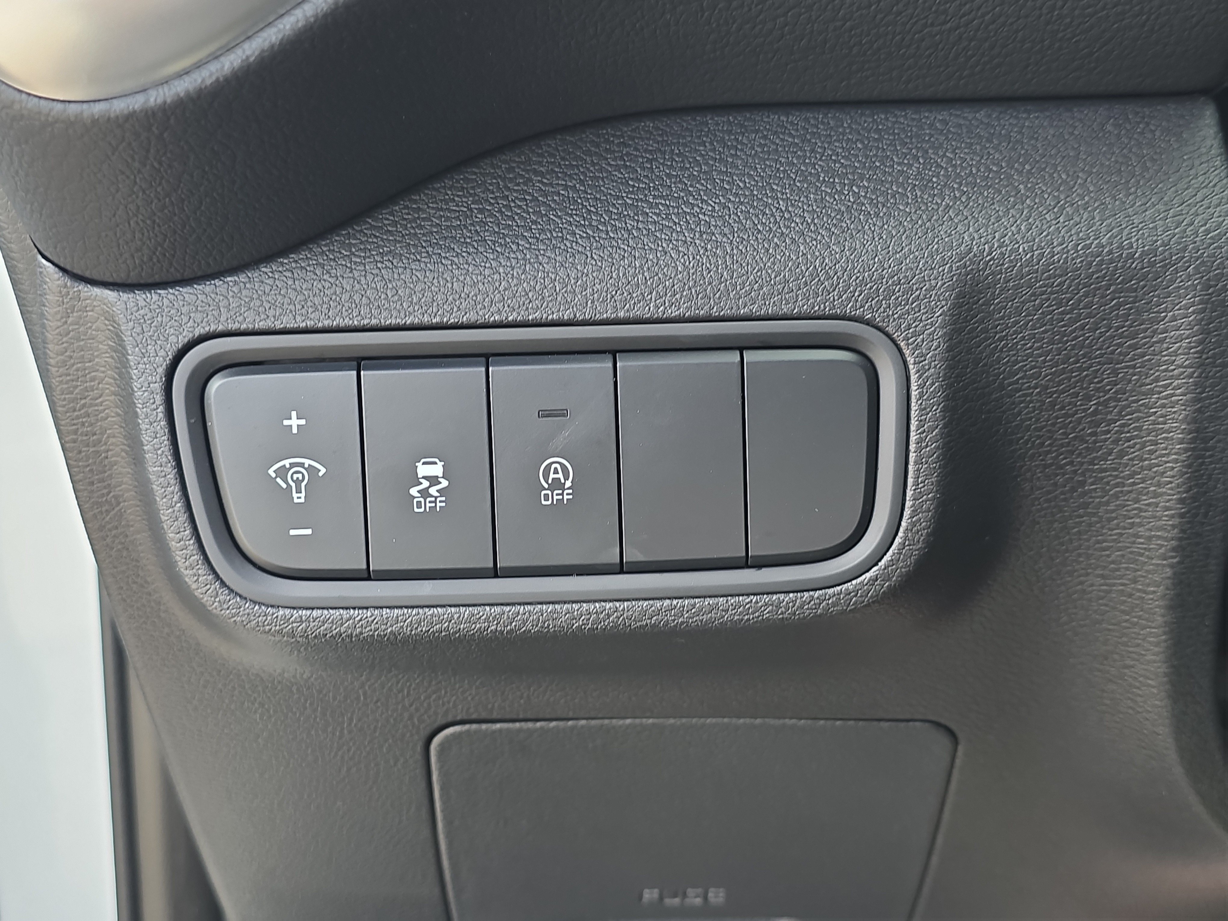 Certified 2025 Kia Soul LX w/ LX Technology Package FWD image 25