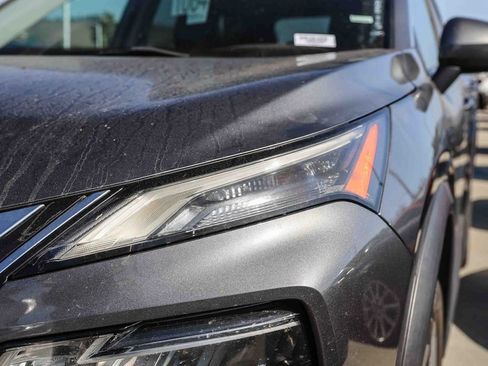 Used 2023 Nissan Rogue SV FWD image 3