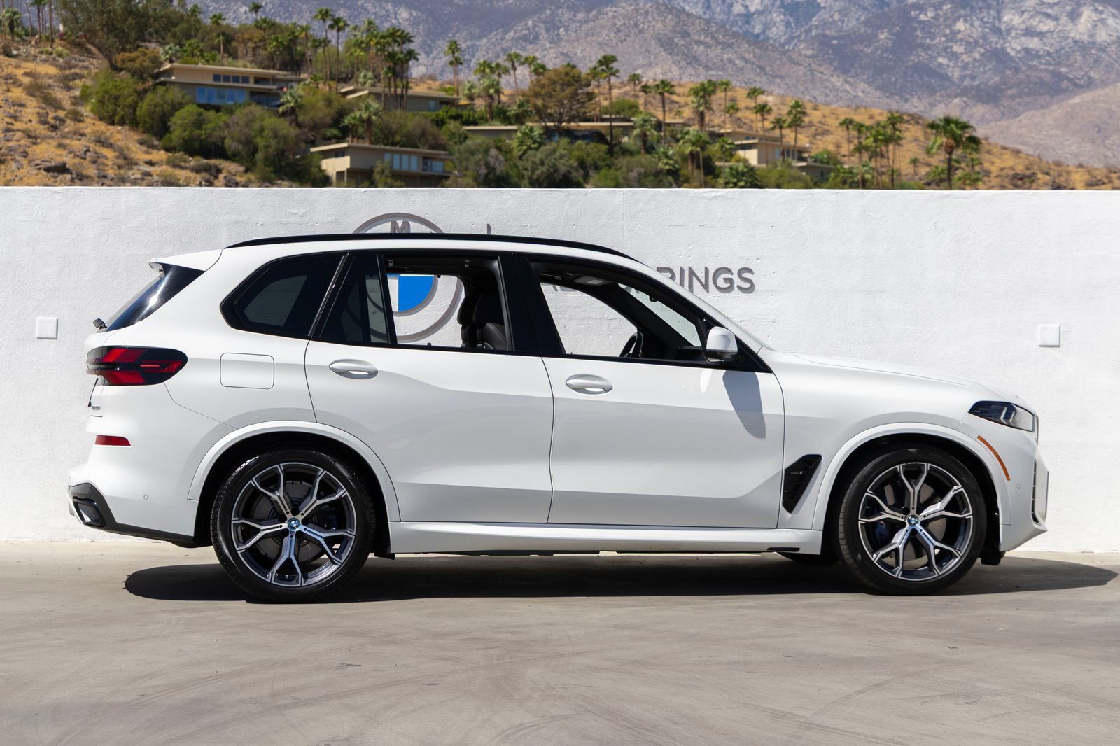 Certified 2024 BMW X5 xDrive50e w/ Executive Package AWD/4WD image 5