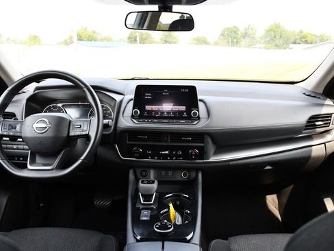 Used 2025 Nissan Rogue SV AWD/4WD image 21