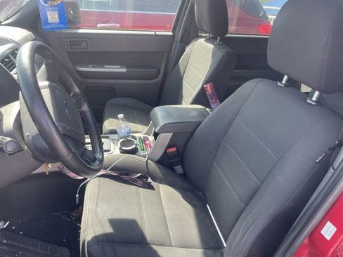 Used 2010 Ford Escape XLT image 7