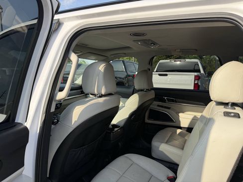 Used 2022 Kia Telluride EX w/ EX Premium Package AWD/4WD image 12