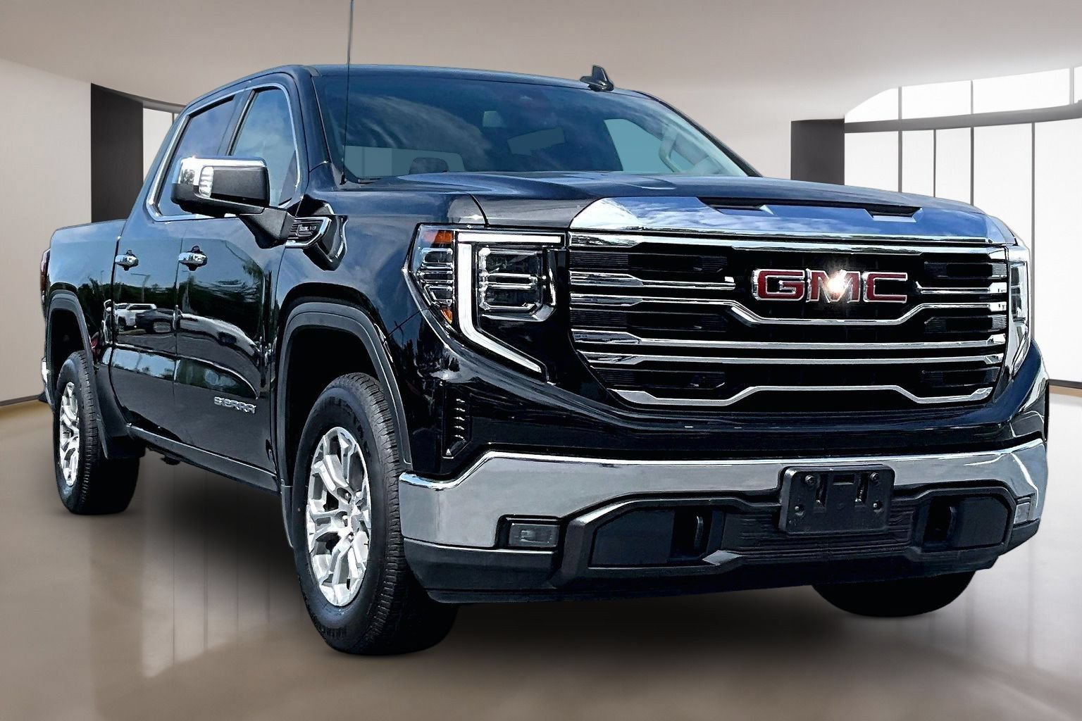 Used 2025 GMC Sierra 1500 SLT RWD image 1