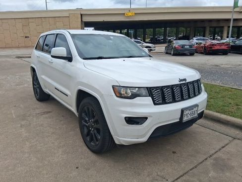 Used 2021 Jeep Grand Cherokee Laredo X RWD image 1
