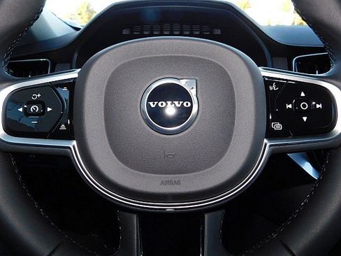 New 2026 Volvo XC90 B6 Plus w/ Protection Package Premier image 23