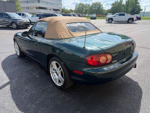 Used 2001 MAZDA MX-5 Miata RWD image 3