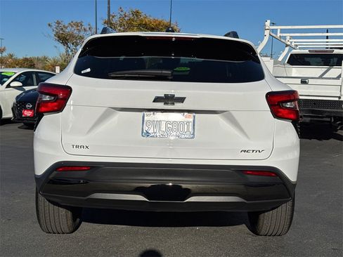Used 2025 Chevrolet Trax ACTIV image 11