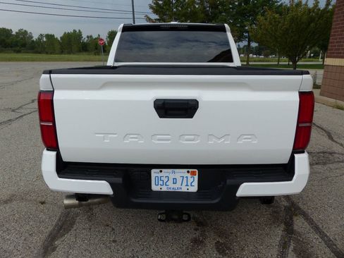Used 2025 Toyota Tacoma SR5 AWD/4WD image 8