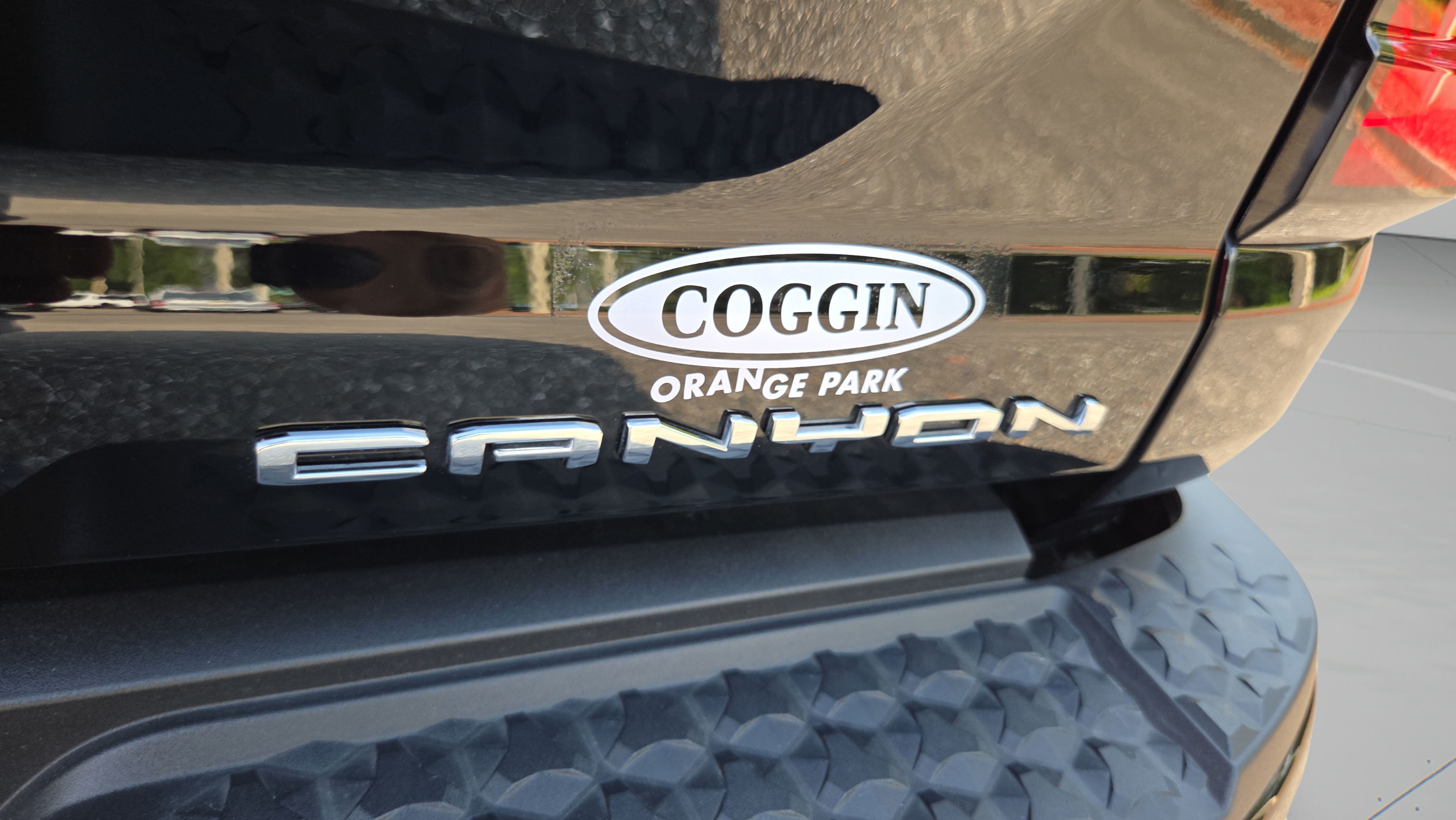 Certified 2024 GMC Canyon Denali AWD/4WD image 34