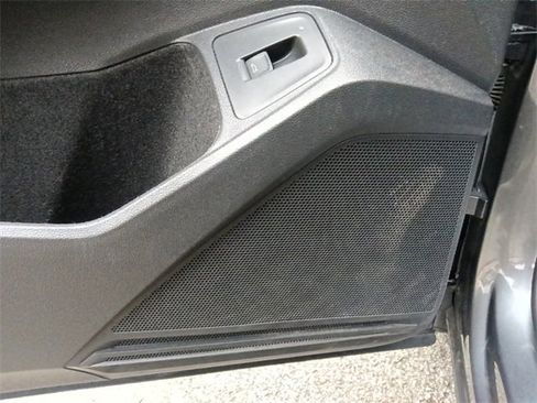 Used 2023 Volkswagen Tiguan SEL R-Line image 14