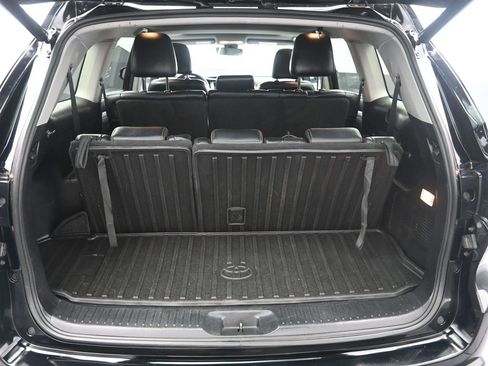 Used 2017 Toyota Highlander XLE image 37