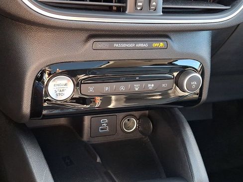 Used 2023 Ford Escape Platinum AWD/4WD image 17