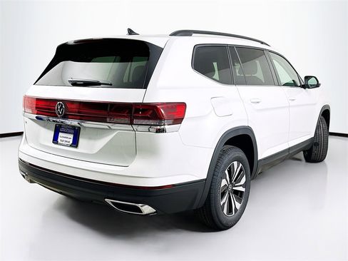 New 2026 Volkswagen Atlas SE image 7