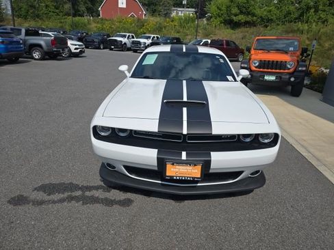 Certified 2022 Dodge Challenger GT image 2