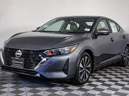 Used 2025 Nissan Sentra SV w/ SV Premium Package image 5