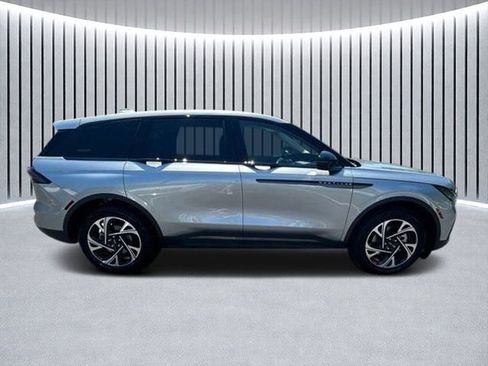 New 2025 Lincoln Nautilus Premier w/ Equipment Group 102A image 23