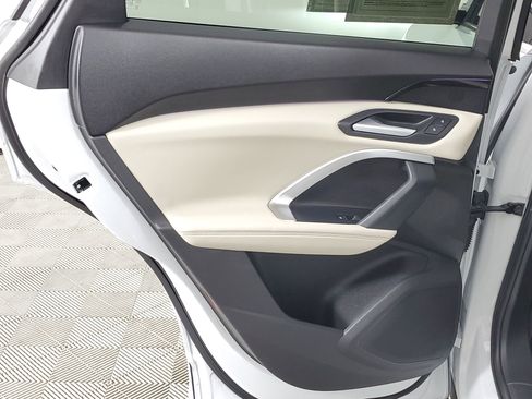 Certified 2025 Audi Q5 2.0T Premium image 24