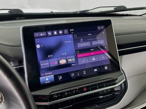 Certified 2022 Jeep Compass Limited w/ Sun and Sound Group image 24