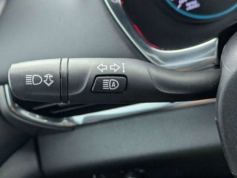 Used 2023 Chevrolet Traverse LT FWD image 26